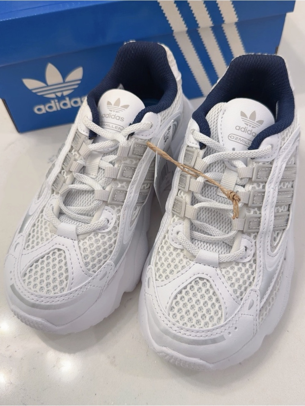 NEW Adidas Originals Ozmillen EL C Kids Shoes White IE5558 Size 12K